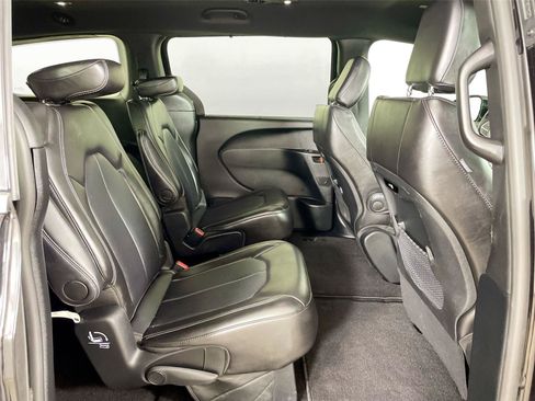 Used 2025 Chrysler Pacifica Select FWD image 26