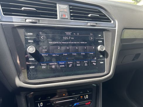 Certified 2022 Volkswagen Tiguan SE FWD image 20