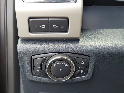 Used 2022 Ford F250 Lariat w/ Lariat Ultimate Package AWD/4WD image 16
