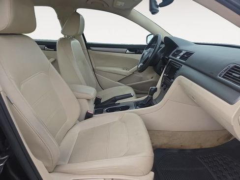 Used 2014 Volkswagen Passat TDI SE FWD image 15