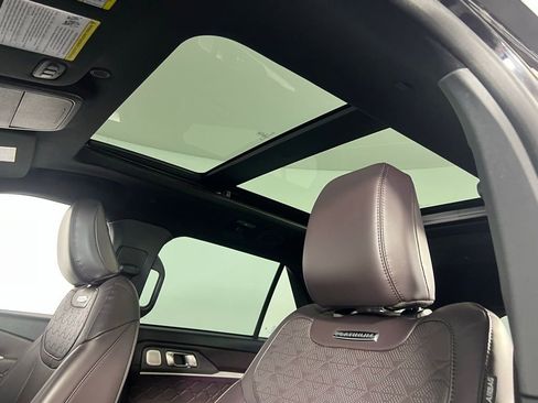 Used 2025 Ford Explorer Platinum w/ LUX Leather Package image 25