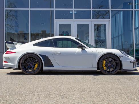 Used 2015 Porsche 911 GT3 RWD image 4