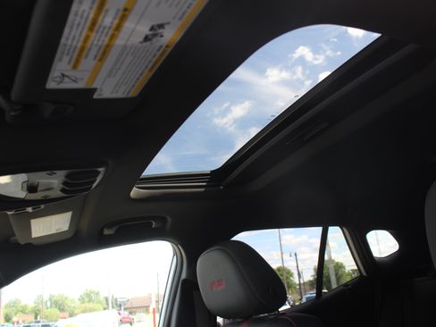 New 2026 Chevrolet Trax RS w/ Sunroof Package FWD image 10