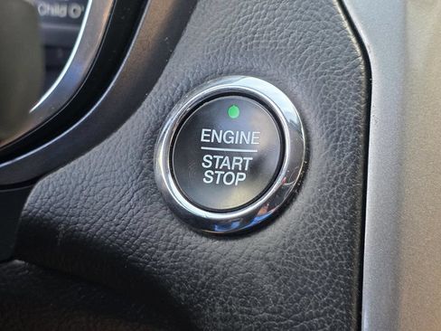 Used 2020 Ford Fusion SE FWD image 21