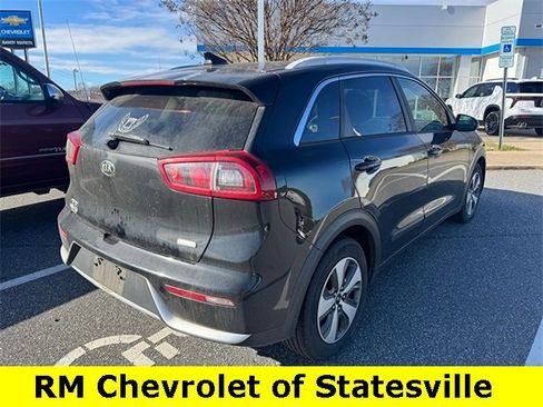 Used 2017 Kia Niro LX image 3
