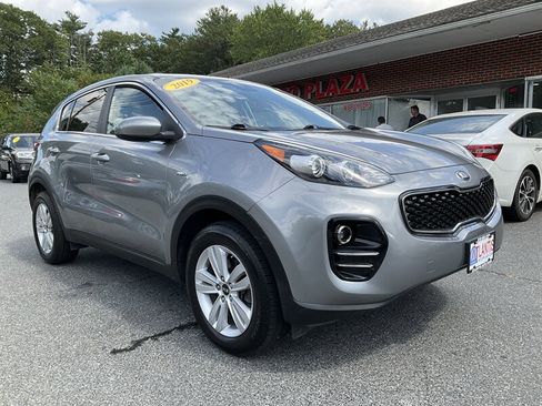 Used 2019 Kia Sportage LX image 3