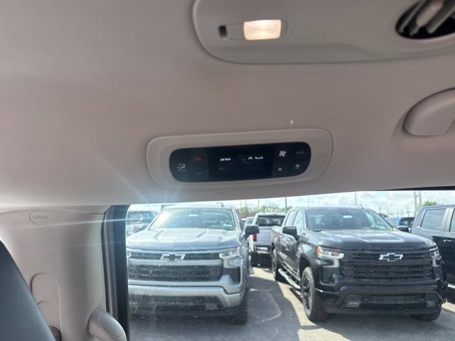 Used 2024 Chrysler Pacifica Limited FWD image 26
