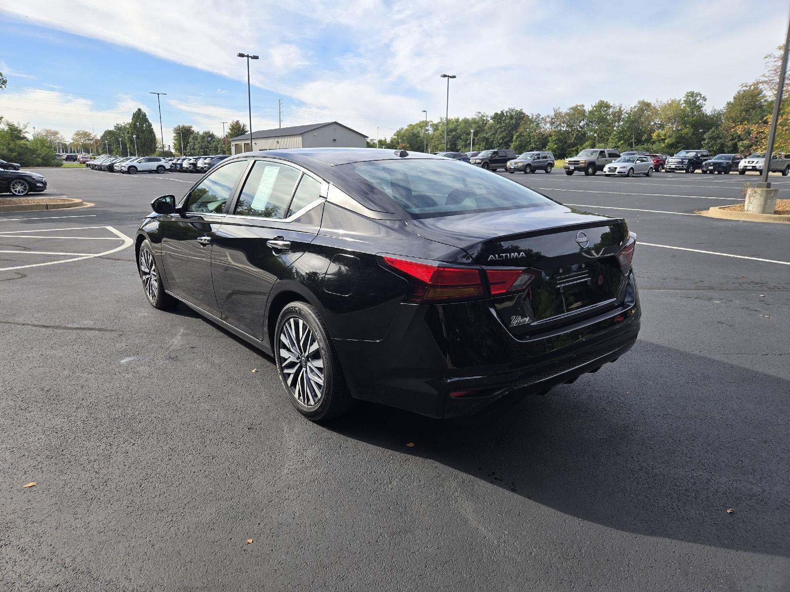 Used 2025 Nissan Altima 2.5 SV FWD image 6
