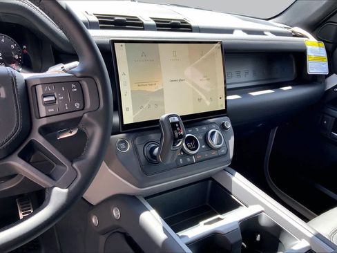 New 2026 Land Rover Defender 90 V8 AWD/4WD image 8