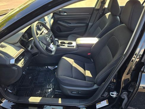 Used 2025 Nissan Altima 2.5 SV FWD image 20