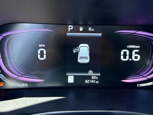 Used 2025 Kia Soul LX w/ LX Technology Package FWD image 38