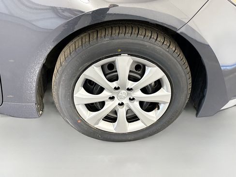 Used 2024 Toyota Corolla LE FWD image 31