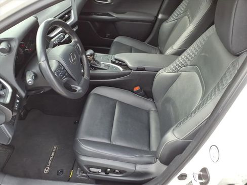 Used 2022 Lexus UX 200 w/ Premium Package image 12