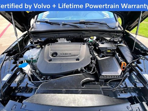 Certified 2025 Volvo XC40 B5 Plus image 12