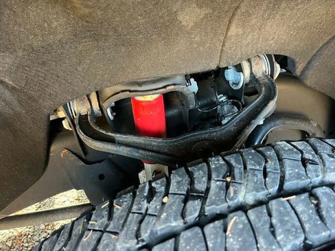 Used 2024 Chevrolet Silverado 2500 LT w/ Z71 Off-Road Package image 23