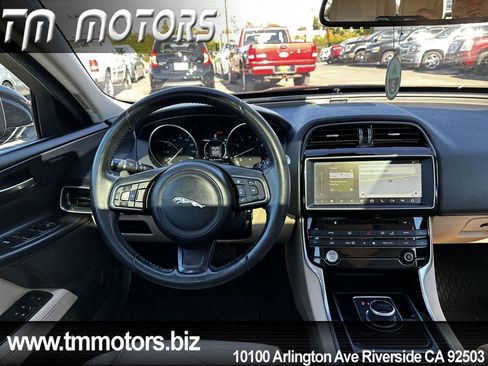 Used 2017 Jaguar XE Prestige image 15