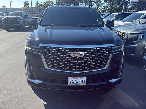 Used 2023 Cadillac Escalade ESV Premium Luxury RWD image 2