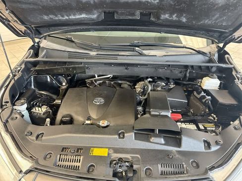 Used 2019 Toyota Highlander XLE image 15