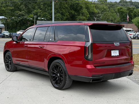 Used 2022 Cadillac Escalade ESV Sport w/ Touring Package AWD/4WD image 4