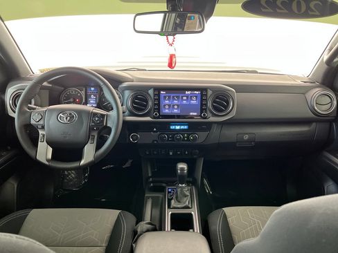 Used 2022 Toyota Tacoma TRD Sport w/ Technology Package RWD image 14