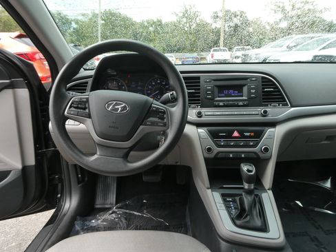 Used 2017 Hyundai Elantra SE FWD image 13