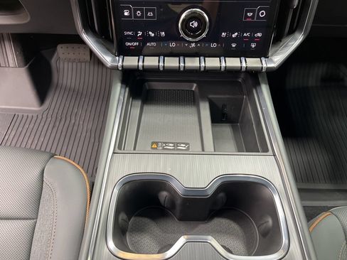 New 2026 GMC Acadia AT4 w/ Luxury Package AWD/4WD image 17