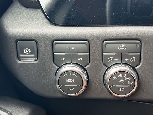 New 2026 GMC Sierra 1500 Elevation w/ LPO, Elevation Black Package AWD/4WD image 21