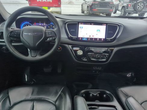 Used 2022 Chrysler Pacifica Touring-L w/ S Appearance Package image 38