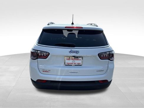 Used 2024 Jeep Compass Latitude image 4