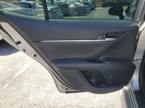 Used 2022 Toyota Camry XSE image 9