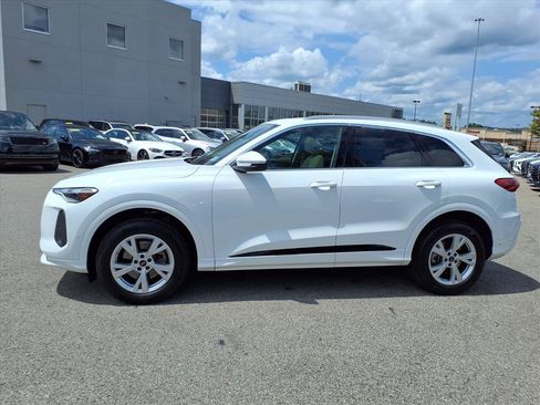 Certified 2025 Audi Q5 Premium w/ Convenience Package AWD/4WD image 6