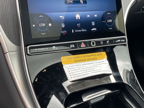 New 2025 Mercedes-Benz GLC 300 4MATIC image 23