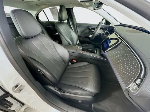 Used 2026 Mercedes-Benz E 350 4MATIC Sedan image 37