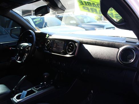 Used 2019 Toyota Tacoma TRD Sport w/ Technology Package RWD image 22