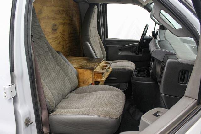 Used 2021 Chevrolet Express 3500 w/ Driver Convenience Package RWD image 30