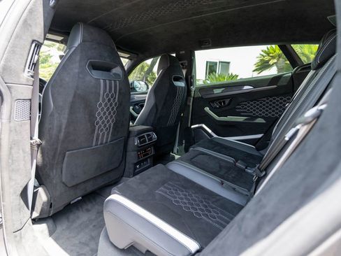 Used 2024 Lamborghini Urus Performante AWD/4WD image 21