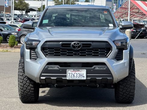 Used 2025 Toyota Tacoma TRD Off-Road w/ TRD Off Road Upgrade Package AWD/4WD image 10