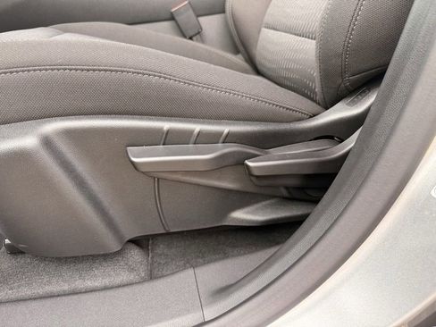 New 2026 Chevrolet Equinox LT FWD image 13