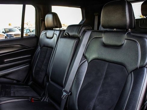 Used 2024 Jeep Grand Cherokee L Laredo image 33