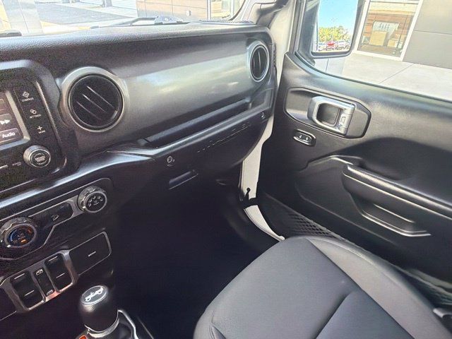 Used 2018 Jeep Wrangler Unlimited Sport S AWD/4WD image 35