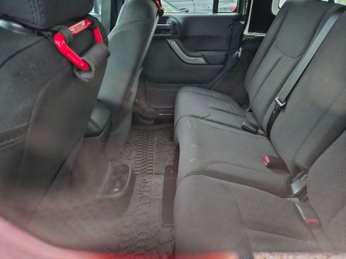 Used 2018 Jeep Wrangler Unlimited Sport S image 12