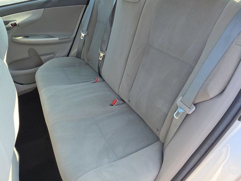 Used 2012 Toyota Corolla LE FWD image 18