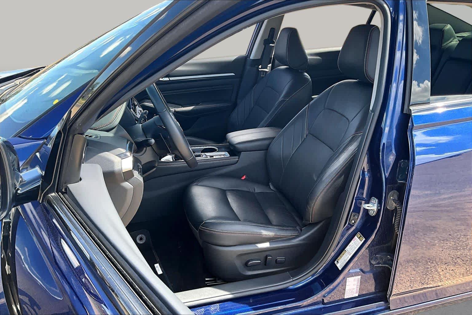 Used 2023 Nissan Altima 2.0 SR FWD image 7
