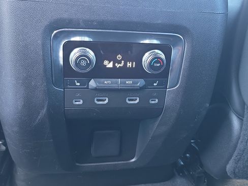 Used 2023 GMC Yukon XL Denali Ultimate image 17