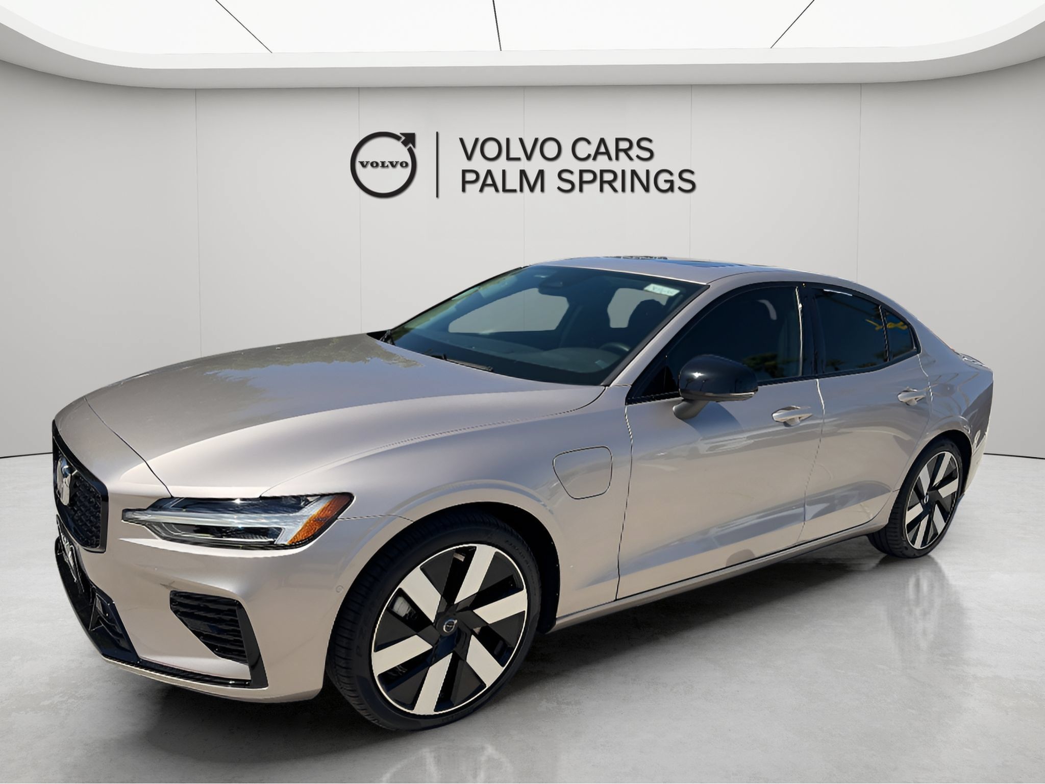 Used 2024 Volvo S60 T8 Plus AWD/4WD image 3