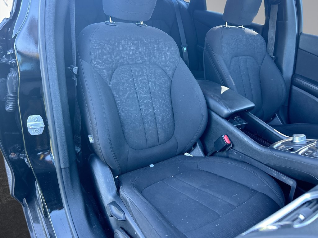 Used 2016 Chrysler 200 Limited FWD image 28
