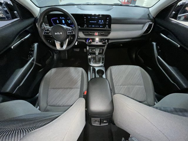 Used 2024 Kia Seltos LX AWD/4WD image 13