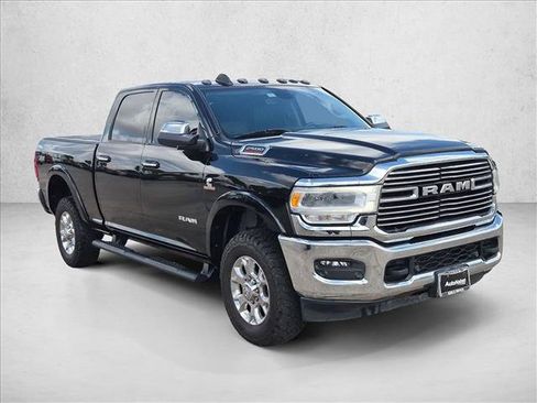 Used 2022 RAM 2500 Laramie w/ Protection Group AWD/4WD image 3