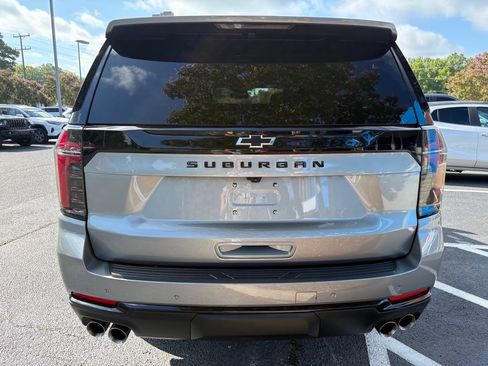 Used 2025 Chevrolet Suburban Z71 AWD/4WD image 15