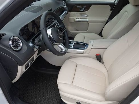 New 2026 Mercedes-Benz GLB 250 4MATIC image 2